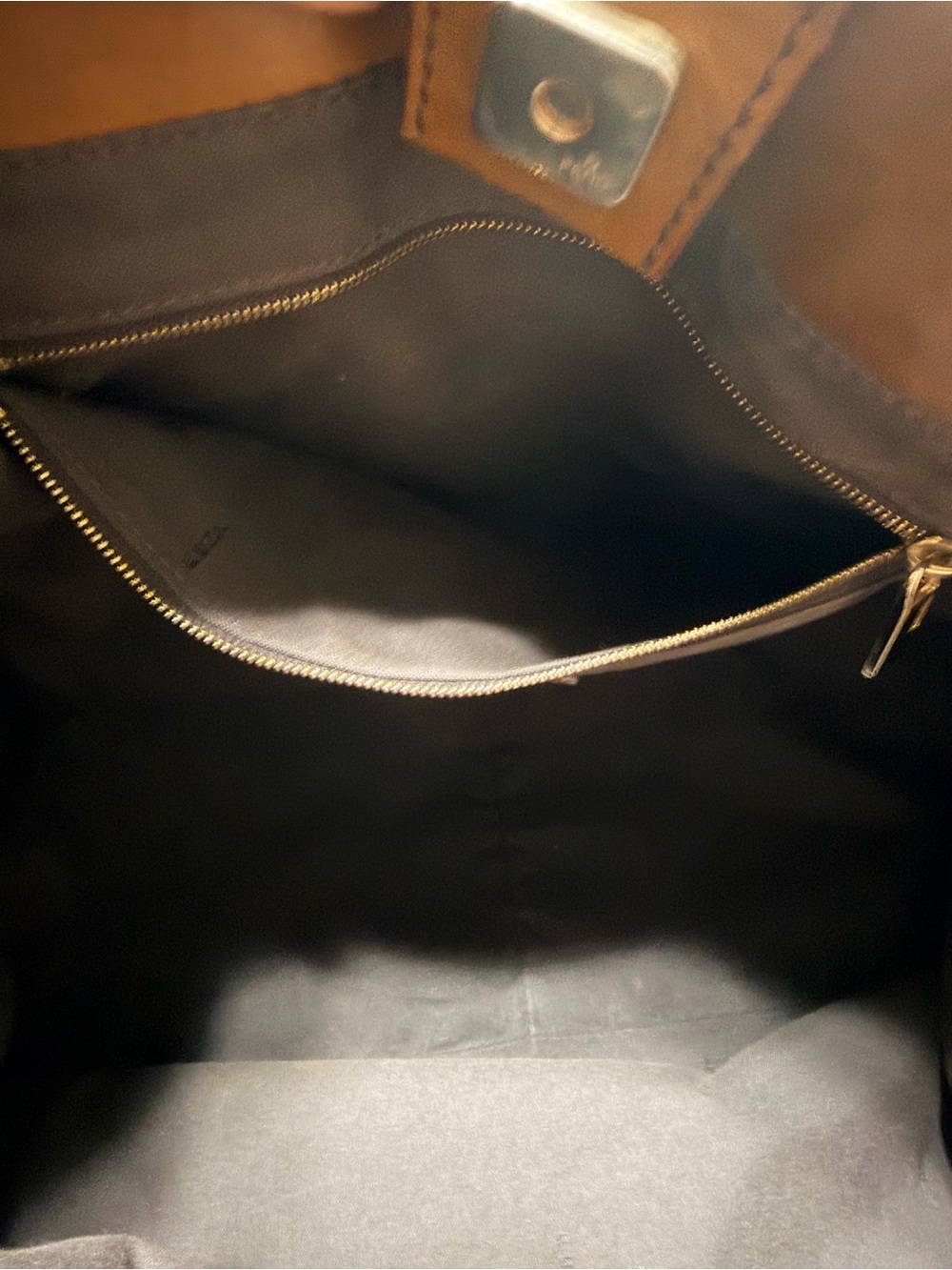 Leather tote - Picture 11 of 16